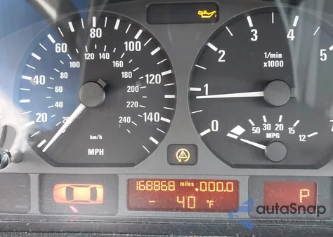 2002 BMW 325Xit z USA, uszkodzony, nr VIN WBAEP33442PF01145